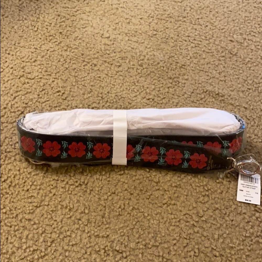 BUNDLE for @fashionfind411 Henri Bendel  Strap